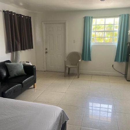 Miami Haven By Airport Villa Exterior foto